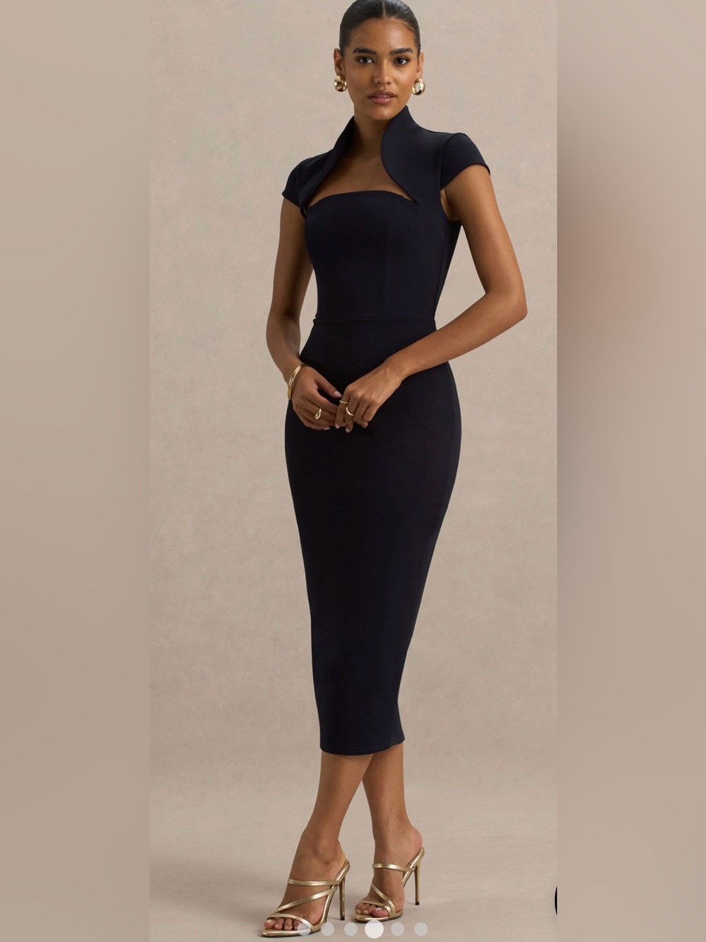 Club London Elsie | Navy Cut-Out Neck Midi Dress With Short Sleeves
US 2 / NAVY